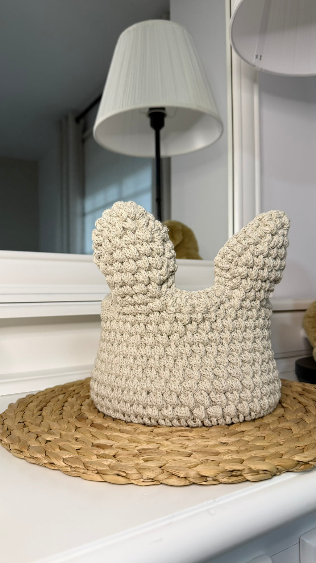 Cesta infantil de macramé hecho a mano