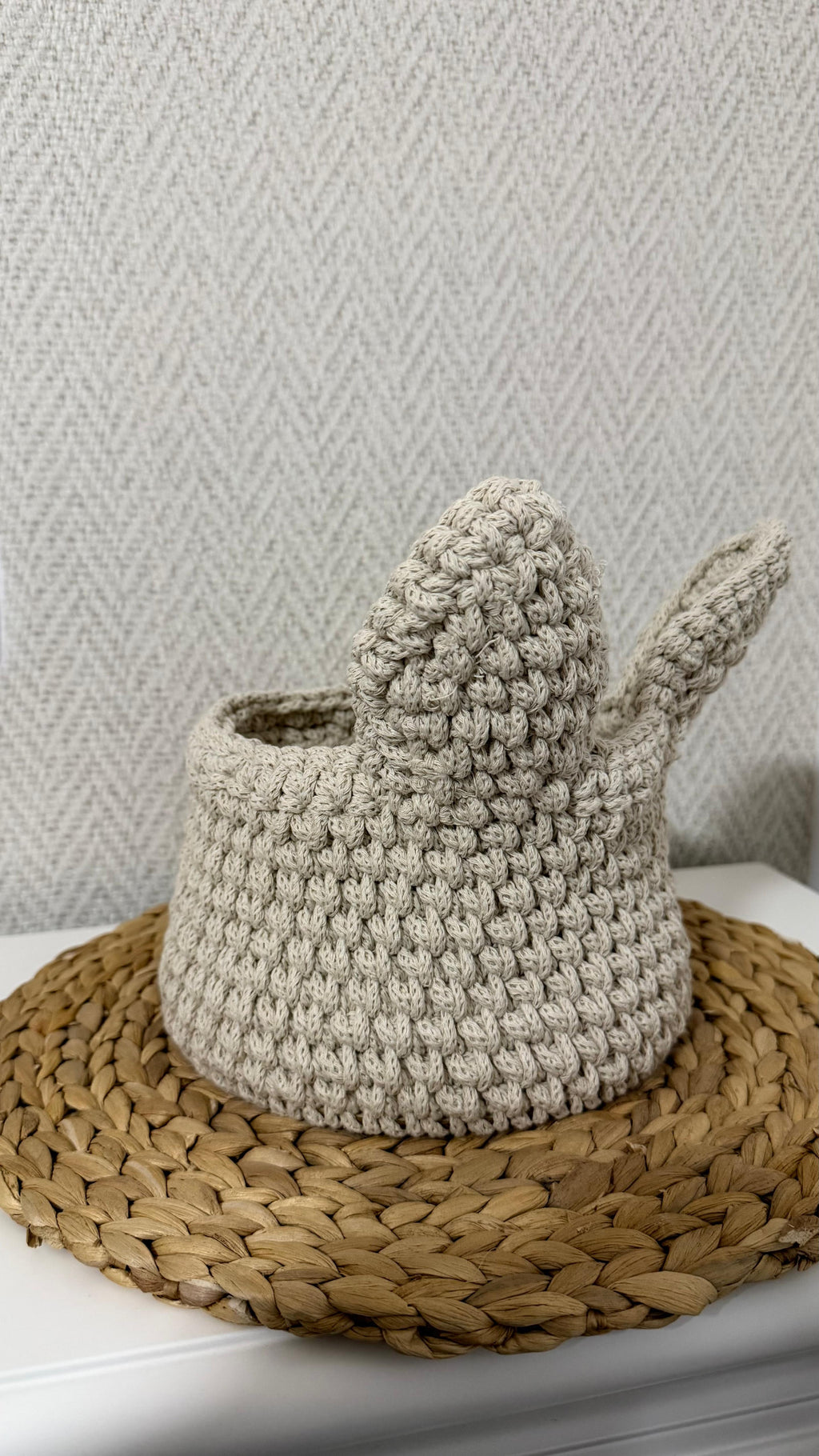 Cesta infantil de macramé hecho a mano