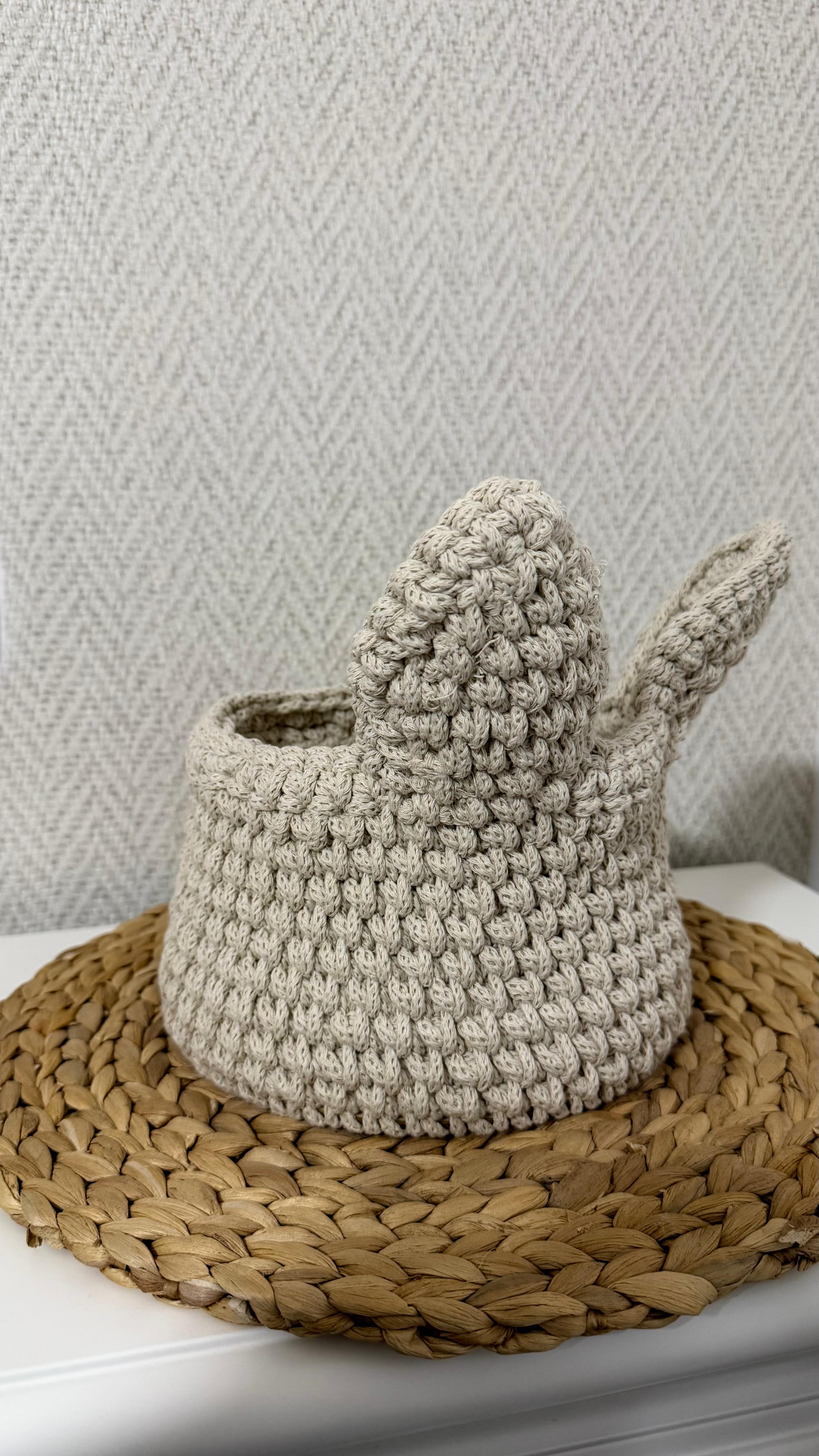 Cesta infantil de macramé hecho a mano