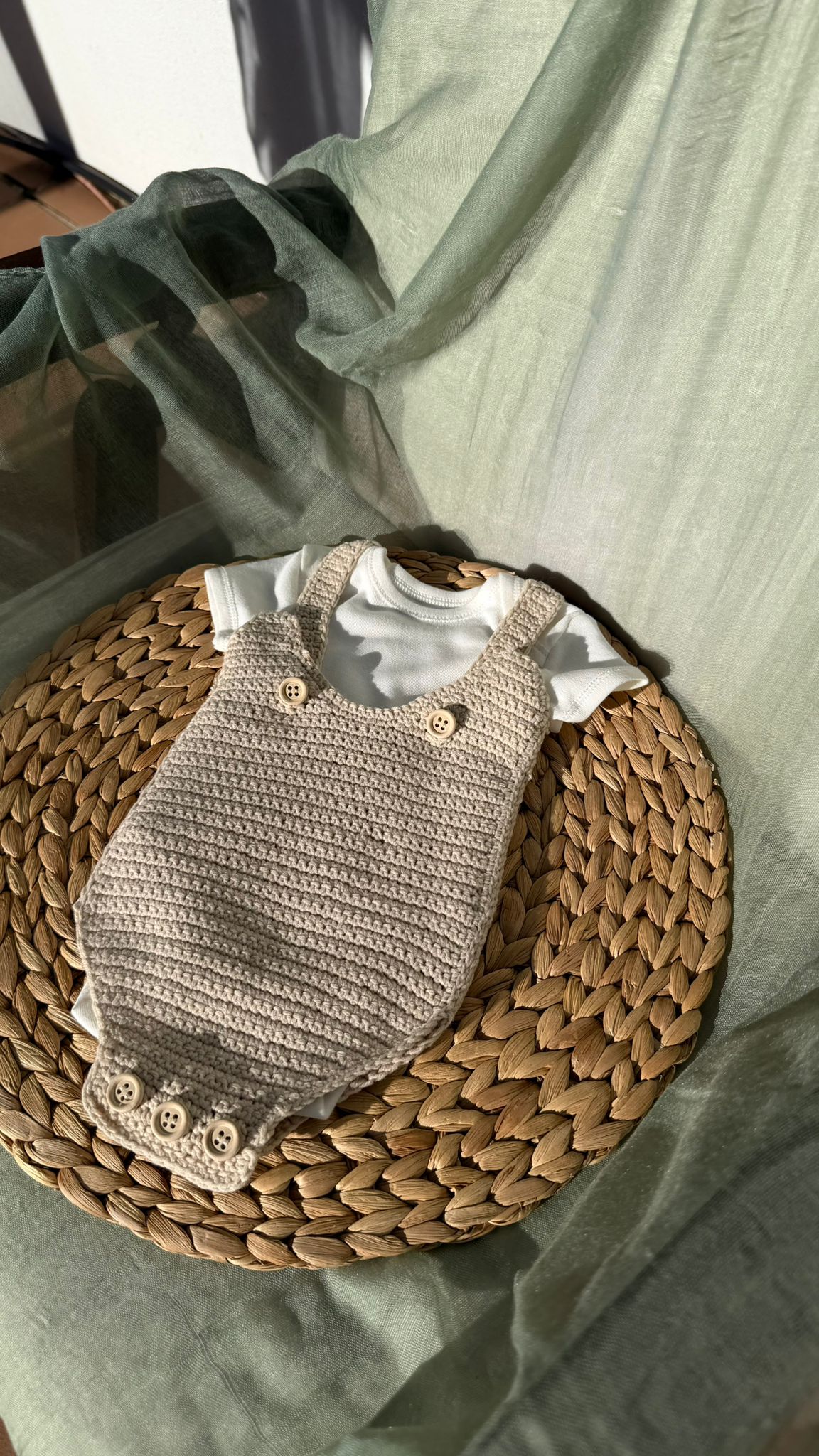 Ranita de bebé en crochet de algodón hecha a mano