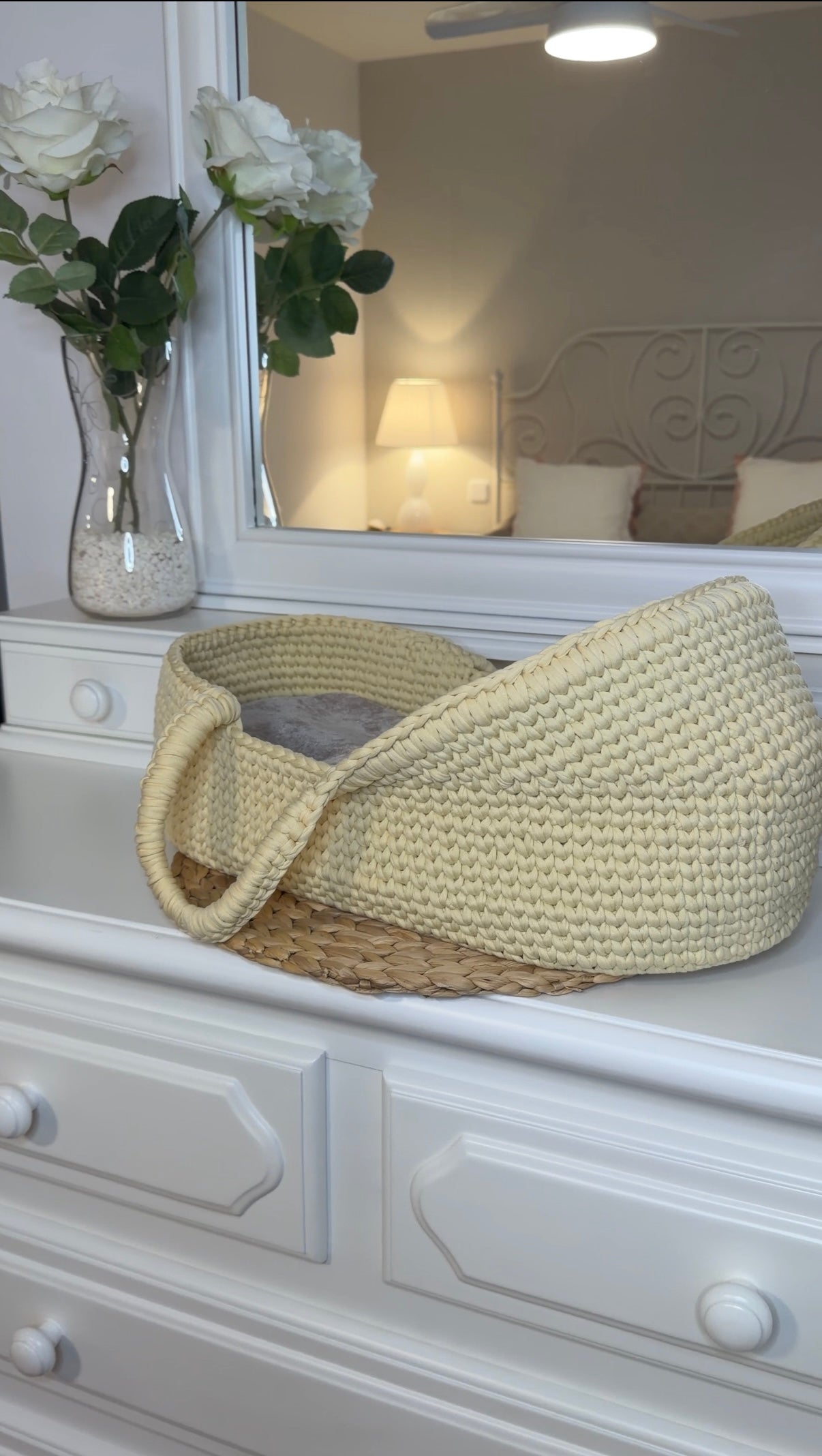 Moisés de trapillo hecho a mano para muñecos