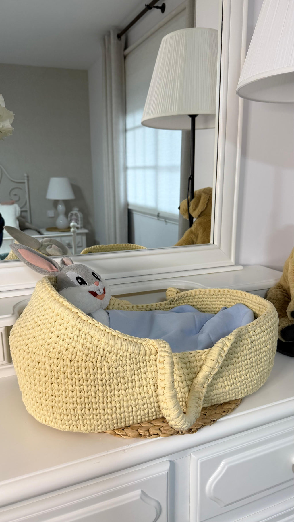 Moisés de trapillo hecho a mano para muñecos